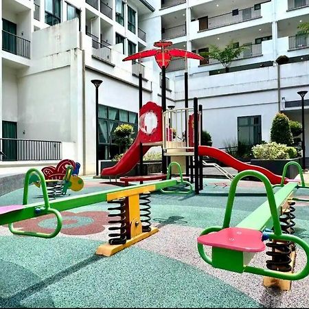 Hello Kitty Homestay - Cameron Highlands - Spacious Studio - Perfect For Families - Sleeps 4 And Baby Tanah Rata Zewnętrze zdjęcie